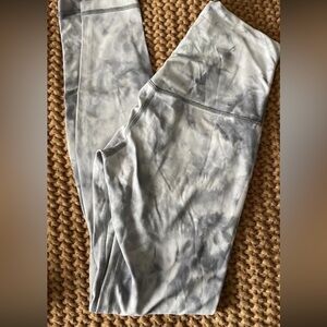 Lululemon aligns sz 4 NEW